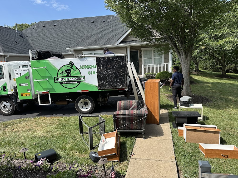 Junk Hammers Junk Removal